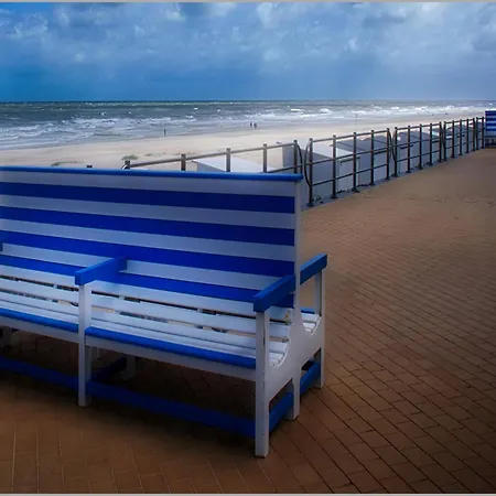 By The Sea Near Casino Ostend, Cleaning Included Daire *